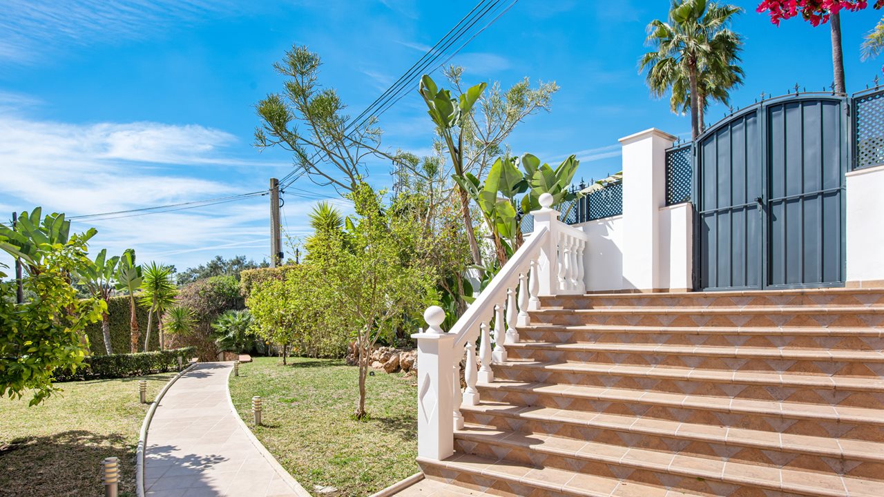 1557 Villa Marbella Elviria-50