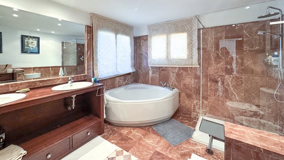 2018 Campanario-33 image